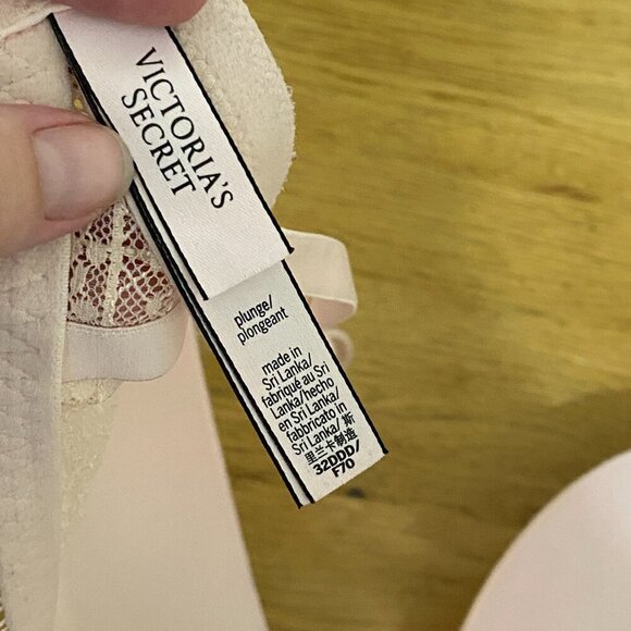 Victoria's Secret Pink Lace Incredible Plunge Bra 32DDD - Picture 6 of 9